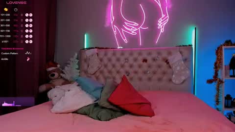 Snapshot of jess_lui chatting on January 11, 9:57 am Jess online show from January 11, 9:57 am