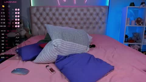 Snapshot of jess_lui chatting on March 4, 4:06 am Jess online show from March 4, 4:06 am