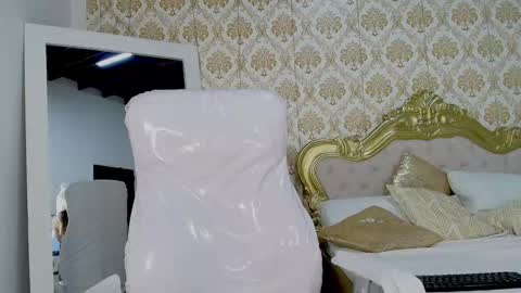 jessb_ online show from September 30, 7:08 pm