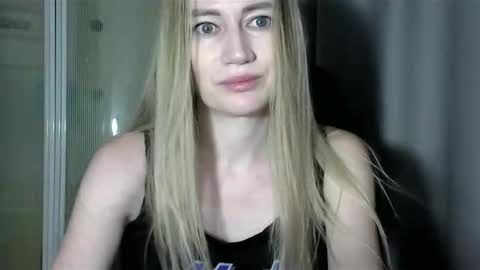 JessFox1 online show from December 14, 12:33 am