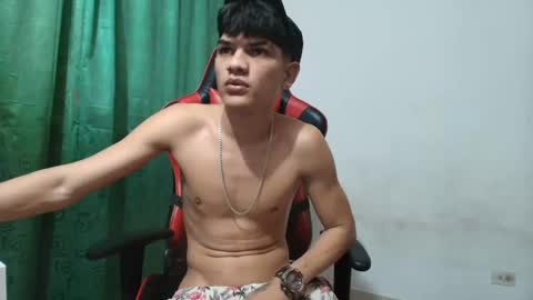 Snapshot of jesshot_bigcock chatting on September 28, 12:27 am jesshot_bigcock online show from September 28, 12:27 am