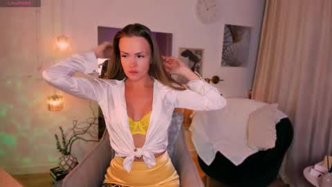 Snapshot of jessica__fit chatting on February 17, 2:24 pm Jessica online show from February 17, 2:24 pm