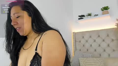 jessica__milf online show from May 3, 3:23 am