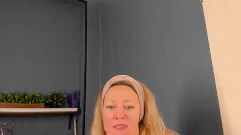 Jessica online show from October 26, 4:02 pm