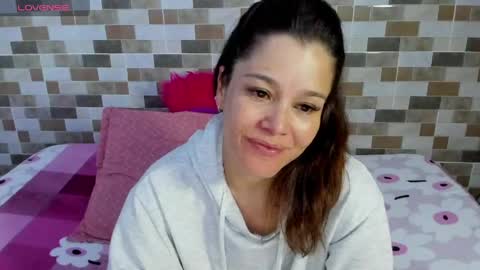 jessimodel independient online show from June 4, 9:43 pm