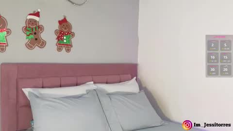 Snapshot of jessica_tom_ chatting on December 21, 2:35 pm Jessica online show from December 21, 2:35 pm