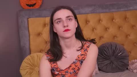 Jessica White online show from November 28, 4:48 am