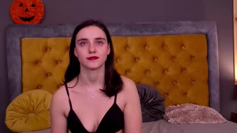 Jessica White online show from December 1, 4:50 am