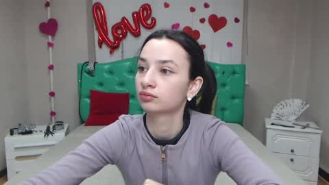 JessicaBreez online show from April 26, 5:05 am