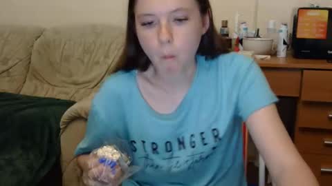jessicaholland1 online show from June 9, 6:41 pm