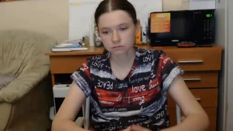 jessicaholland1 online show from July 13, 5:49 pm