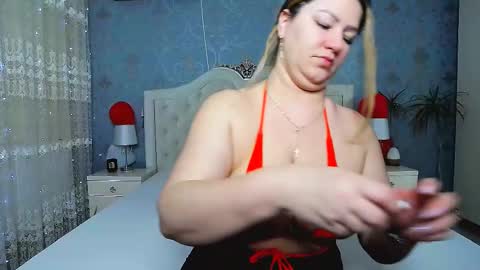 Snapshot of jessicalove20 chatting on March 7, 4:24 am single mommy online show from March 7, 4:24 am