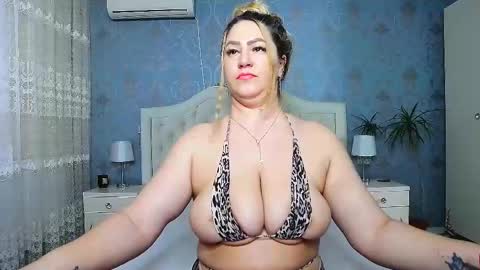 Snapshot of jessicalove20 chatting on March 10, 9:21 am single mommy online show from March 10, 9:21 am
