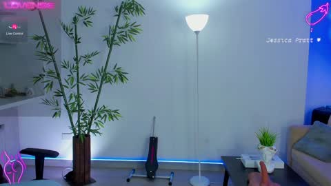 Snapshot of jessicapratt chatting on February 1, 9:08 pm Jessica Pratt IG jessicaxpratt online show from February 1, 9:08 pm