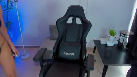 Snapshot of jessicapratt chatting on March 8, 7:20 pm Jessica Pratt IG jessicaxpratt online show from March 8, 7:20 pm