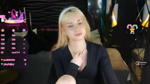 Snapshot of jessie_cuti chatting on March 1, 1:46 pm Jessie online show from March 1, 1:46 pm