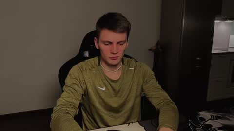 Snapshot of jessierise chatting on January 4, 4:00 pm JessieRise online show from January 4, 4:00 pm