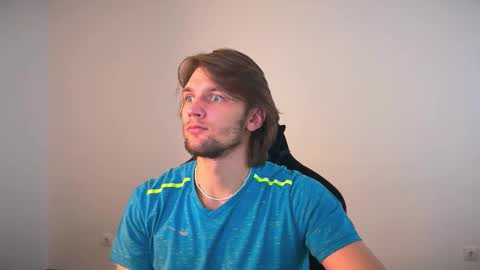 Snapshot of jessierise chatting on October 2, 6:42 am JessieRise online show from October 2, 6:42 am