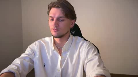 Snapshot of jessierise chatting on October 2, 9:33 pm JessieRise online show from October 2, 9:33 pm