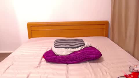 jessiestar3 online show from February 5, 2:27 am