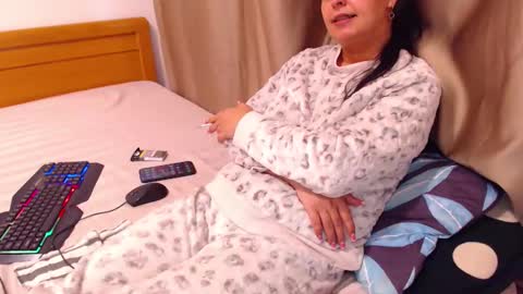 Snapshot of jessiestar3 chatting on March 21, 2:31 pm jessiestar3 online show from March 21, 2:31 pm