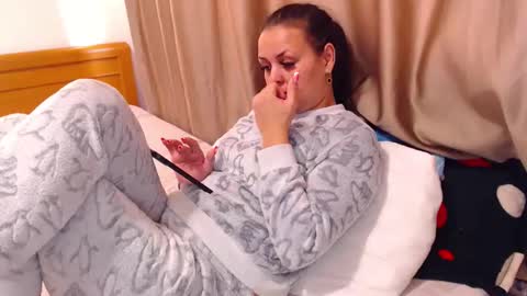 Snapshot of jessiestar3 chatting on March 24, 3:39 pm jessiestar3 online show from March 24, 3:39 pm