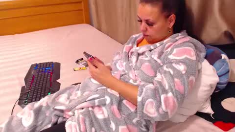 Snapshot of jessiestar3 chatting on March 29, 12:54 am jessiestar3 online show from March 29, 12:54 am