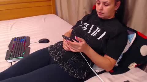 Snapshot of jessiestar3 chatting on April 1, 7:55 pm jessiestar3 online show from April 1, 7:55 pm