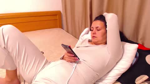 Snapshot of jessiestar3 chatting on April 7, 11:59 pm jessiestar3 online show from April 7, 11:59 pm