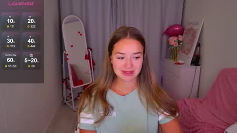 Snapshot of jessiestarz chatting on February 17, 1:51 pm Jessi online show from February 17, 1:51 pm