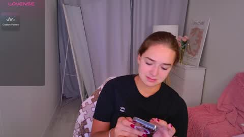 Snapshot of jessiestarz chatting on April 13, 1:49 pm Jessi online show from April 13, 1:49 pm