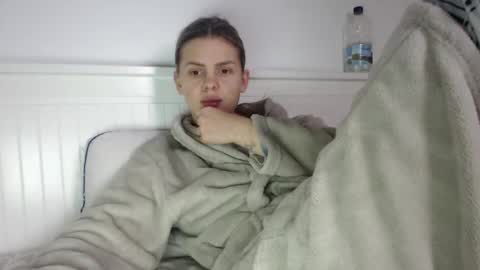 Snapshot of jessiexryan chatting on December 22, 6:54 am jessieryan online show from December 22, 6:54 am