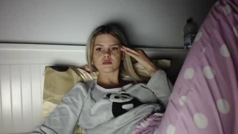 Snapshot of jessiexryan chatting on January 18, 3:43 am jessieryan online show from January 18, 3:43 am