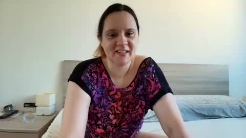 Snapshot of jessika97 chatting on June 22, 6:10 am jessika97 online show from June 22, 6:10 am
