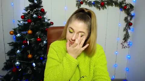 Snapshot of jessikadaniels chatting on December 14, 8:02 am Jess online show from December 14, 8:02 am