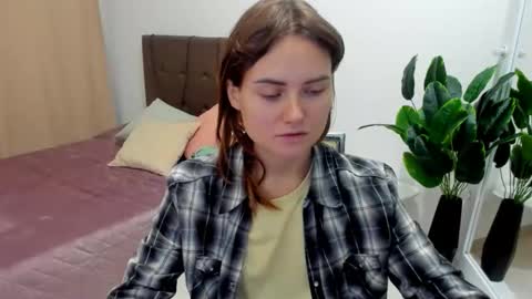 Snapshot of jessy_lil chatting on December 5, 10:13 am Polina online show from December 5, 10:13 am