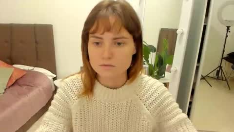 Snapshot of jessy_lil chatting on December 19, 8:54 am Polina online show from December 19, 8:54 am