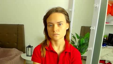 Snapshot of jessy_lil chatting on December 23, 6:22 am Polina online show from December 23, 6:22 am