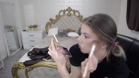 jessycatop online show from April 7, 8:59 am