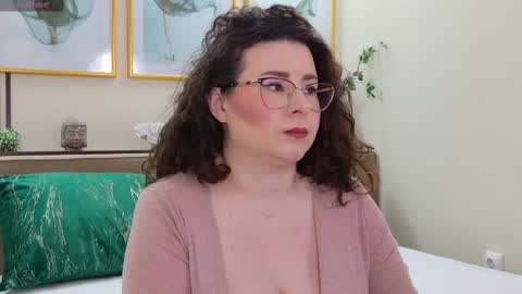 Snapshot of jessykah chatting on February 27, 7:01 am Francesca online show from February 27, 7:01 am