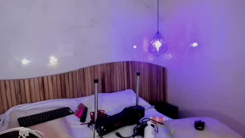 Jessica online show from September 17, 8:10 pm