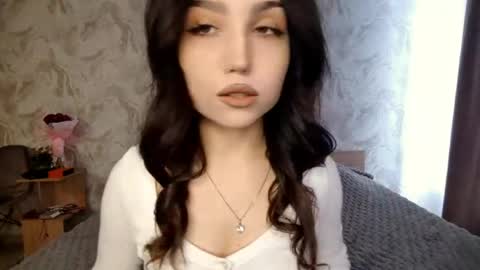 Snapshot of jettanicolay chatting on May 2, 6:29 am I am Gina ntmu Lets hit 10 Thumbs Up together online show from May 2, 6:29 am