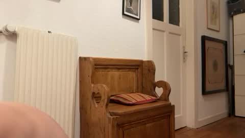 Snapshot of jetzzurssi chatting on December 1, 2:05 am me online show from December 1, 2:05 am