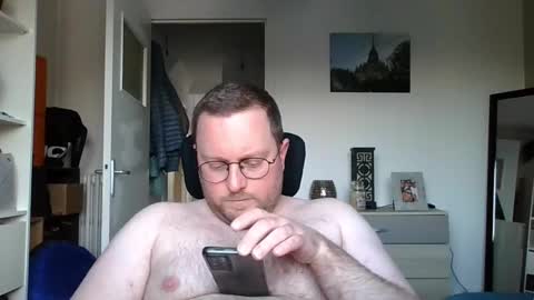 jeuneloup92 online show from March 3, 5:29 pm