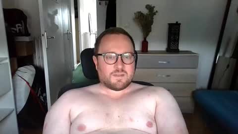 jeuneloup92 online show from September 12, 3:23 pm