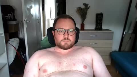 jeuneloup92 online show from September 18, 3:36 pm