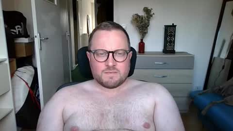 jeuneloup92 online show from September 25, 4:21 pm