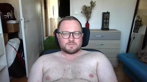 jeuneloup92 online show from September 30, 4:34 pm