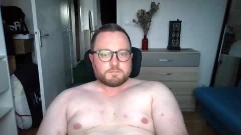 jeuneloup92 online show from October 27, 4:55 pm