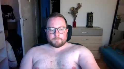 jeuneloup92 online show from November 12, 4:51 pm